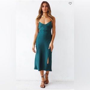 AUTUMN VALLEY MIDI DRESS FOREST GREEN